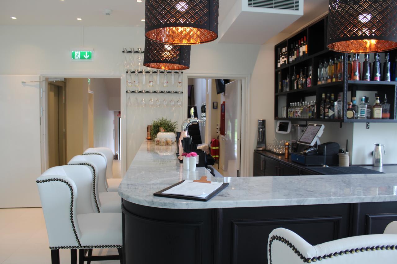 Crew Hotel Арланда Екстериор снимка